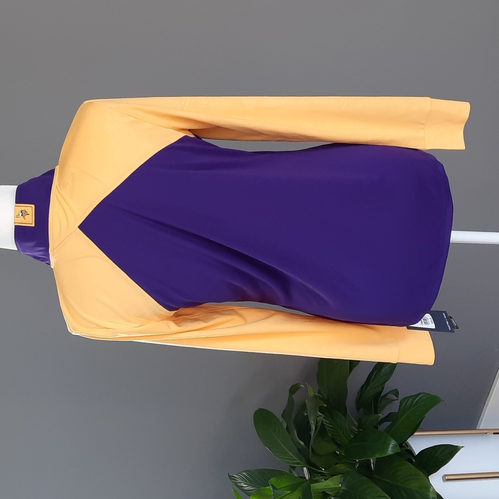 Minnesota Vikings top - Picture 3 of 13